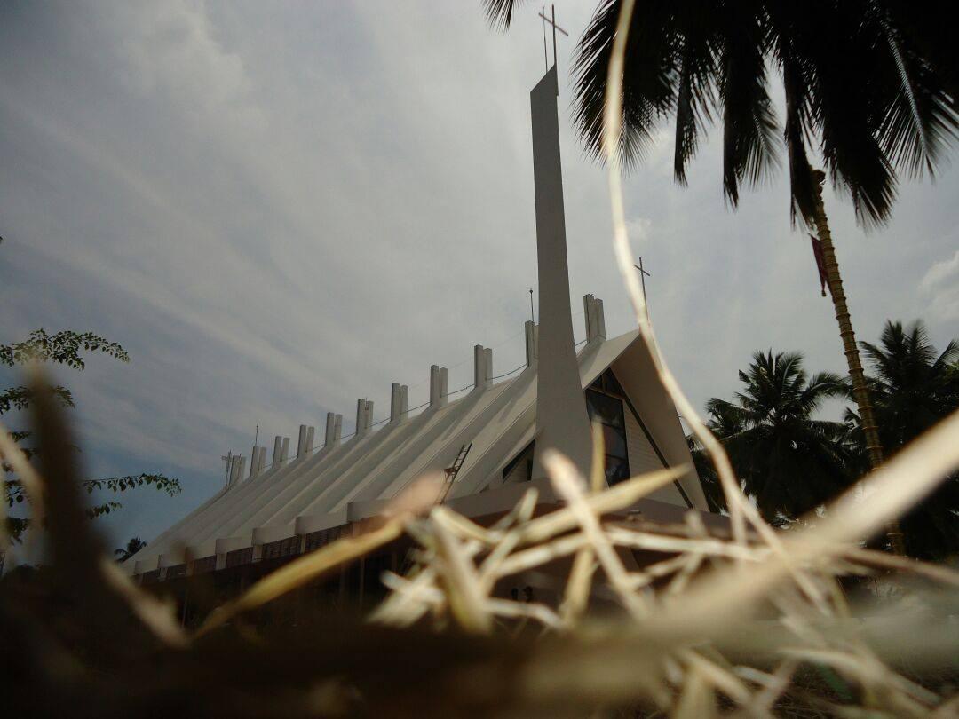 Kadeesha Church Kayamkulam - Slide 1